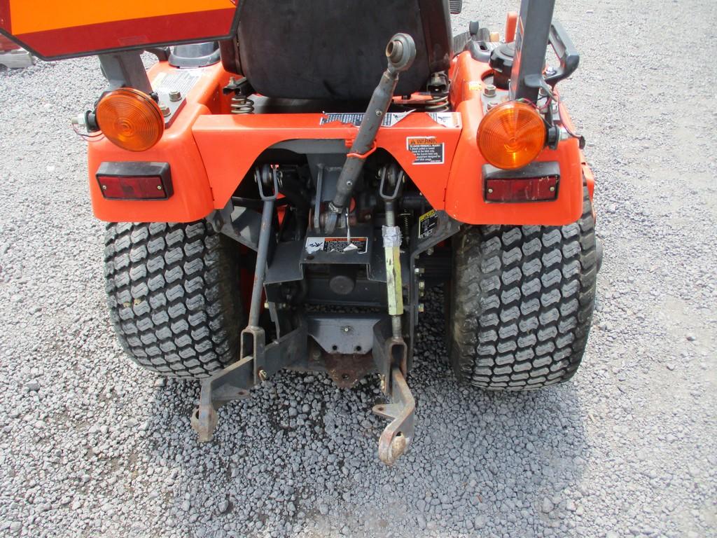 KUBOTA BX2200 TRACTOR W MOWER