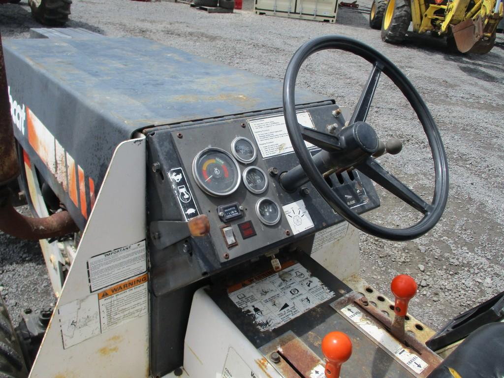 BOBCAT 3023 TRENCHER