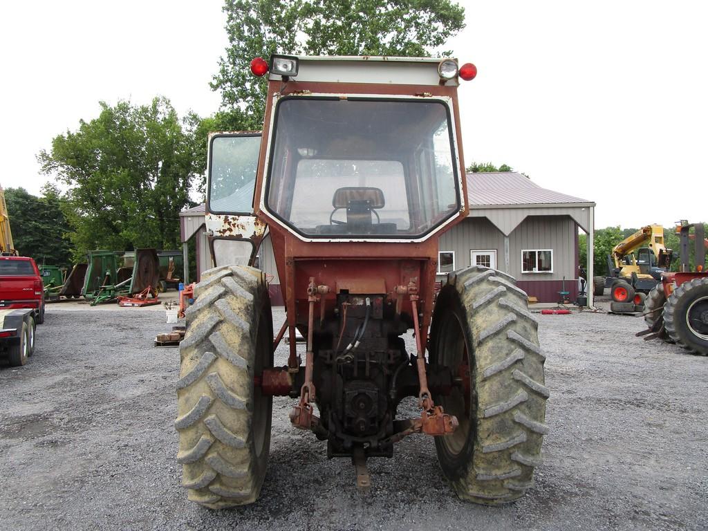 FARMALL 706 TRACTOR