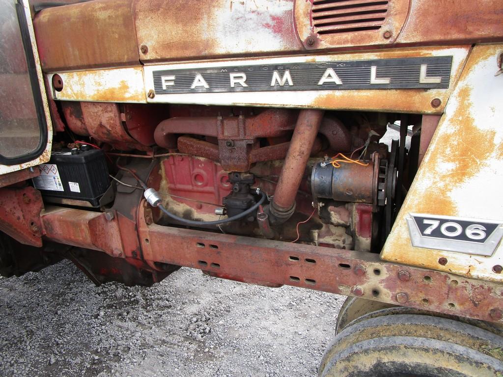 FARMALL 706 TRACTOR