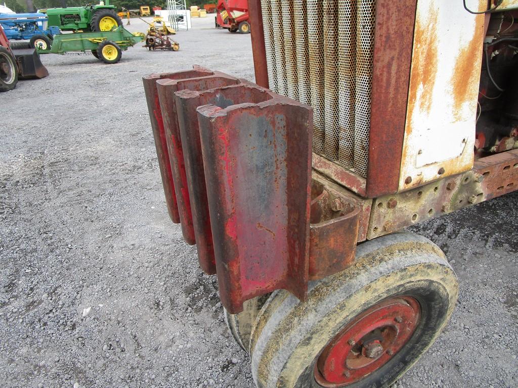 FARMALL 706 TRACTOR