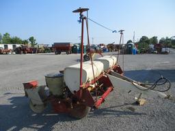 IH 4 ROW PLANTER