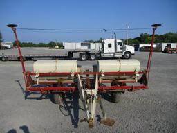 IH 4 ROW PLANTER