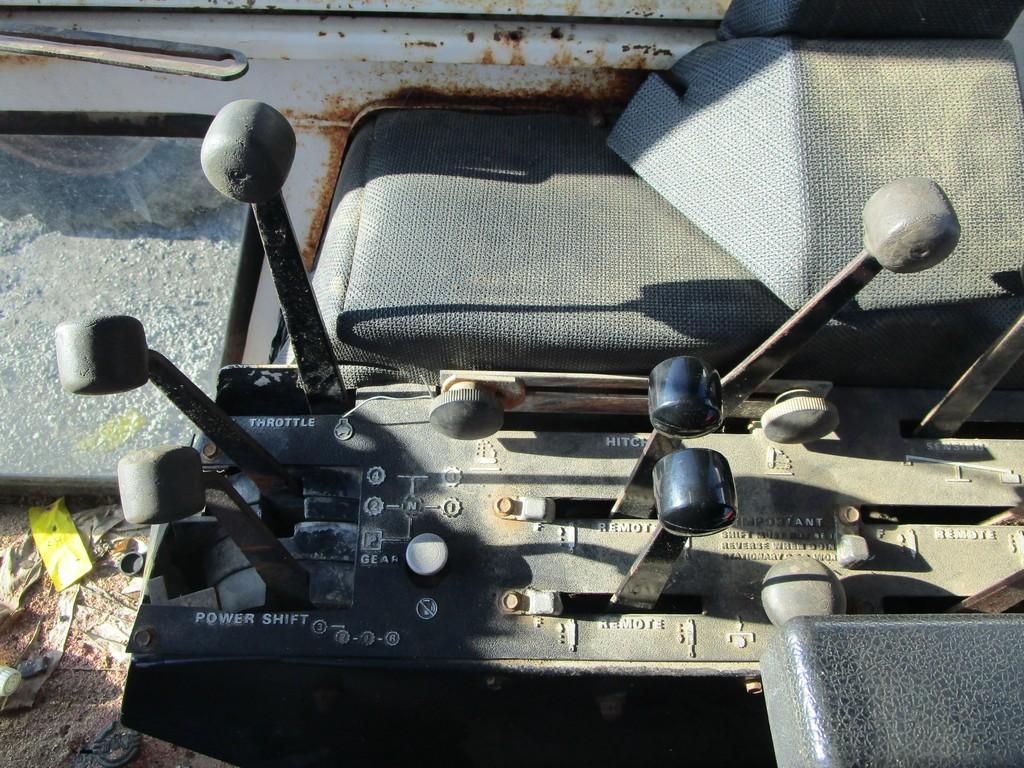 CASE 2390 TRACTOR CAB TRACTOR