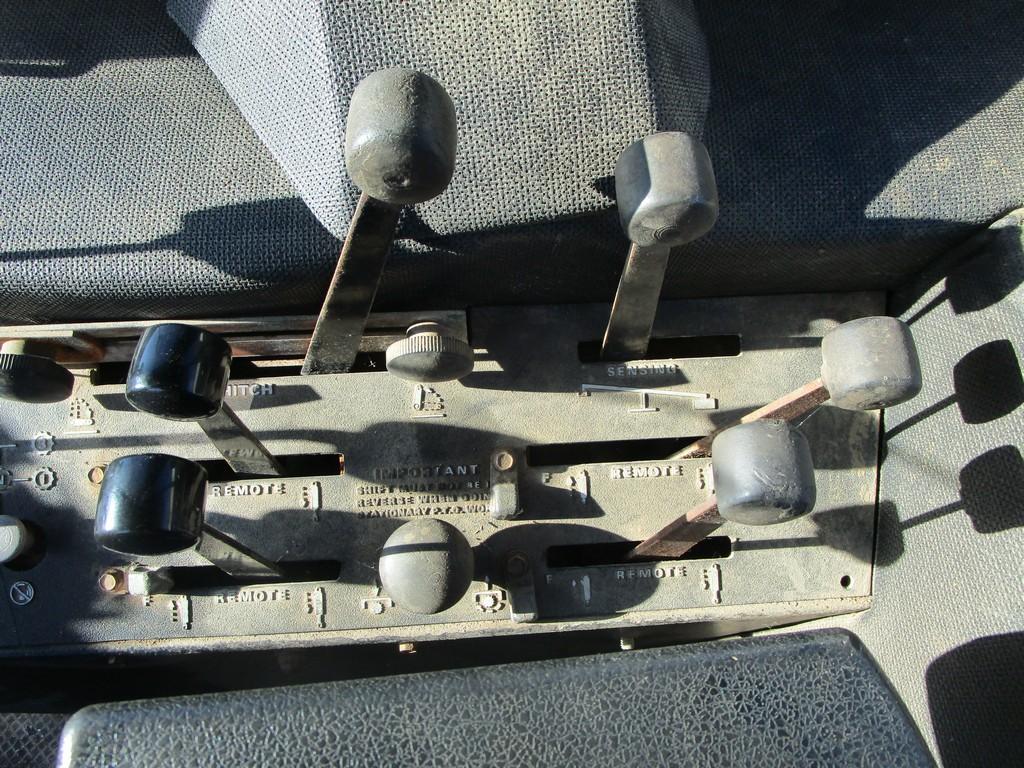 CASE 2390 TRACTOR CAB TRACTOR