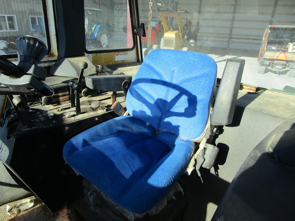 CASE 2390 TRACTOR CAB TRACTOR