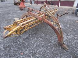 NEW HOLLAND 256 HITCH RAKE
