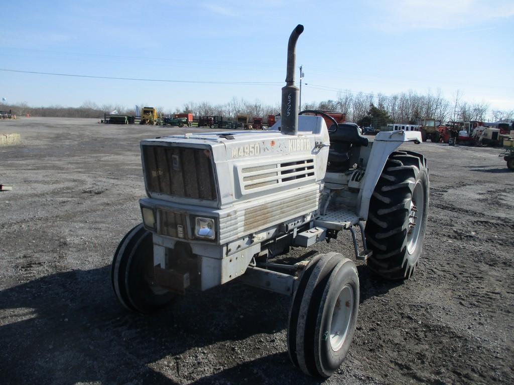 KUBOTA M4950 TRACTOR