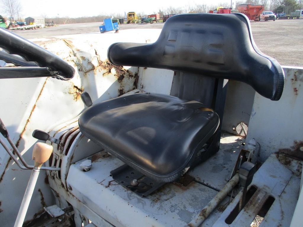 KUBOTA M4950 TRACTOR