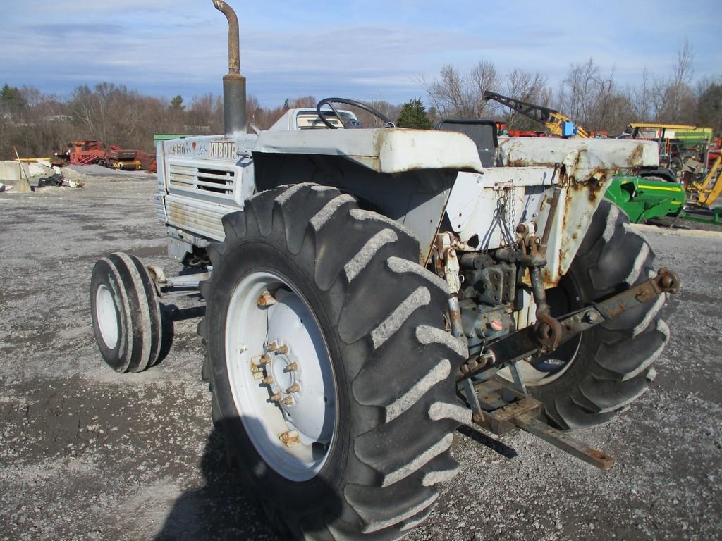 KUBOTA M4950 TRACTOR