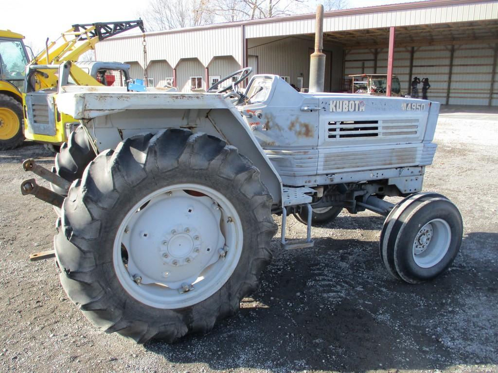 KUBOTA M4950 TRACTOR