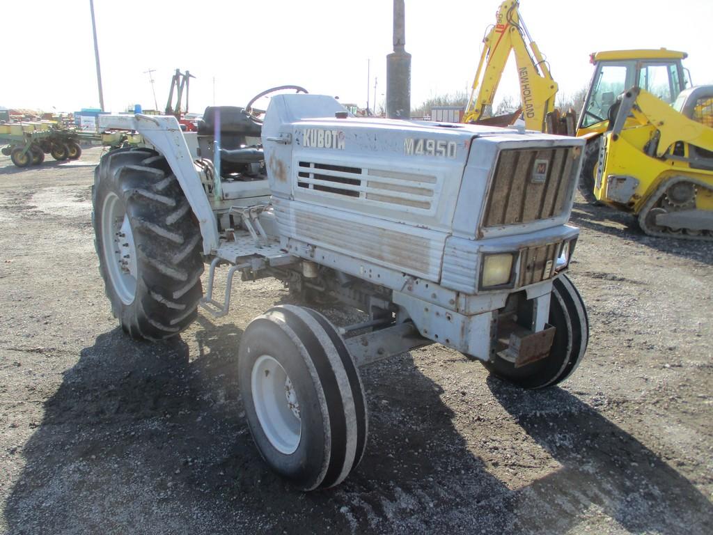 KUBOTA M4950 TRACTOR