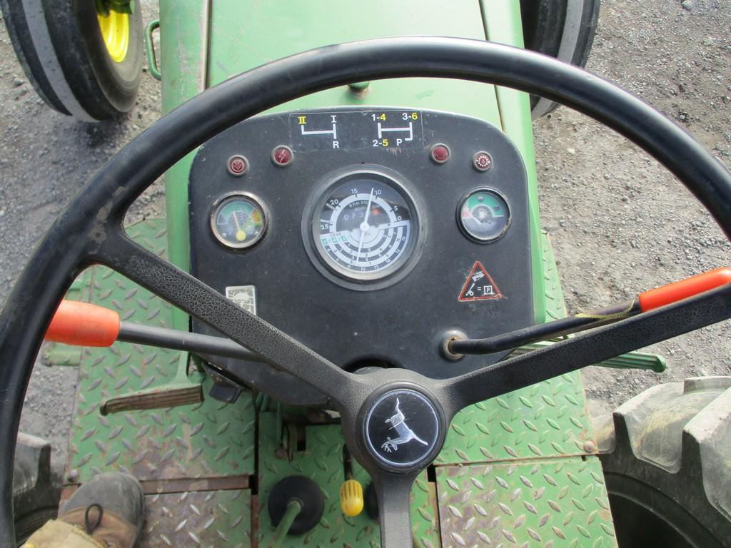 JOHN DEERE 2840 TRACTOR