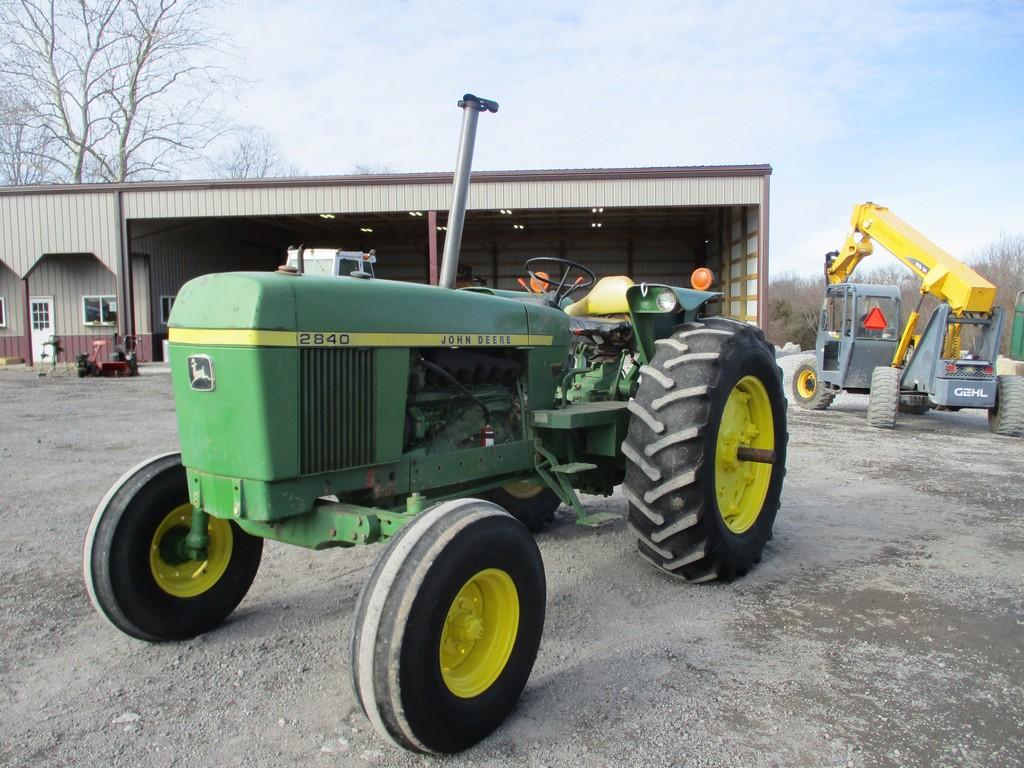 JOHN DEERE 2840 TRACTOR