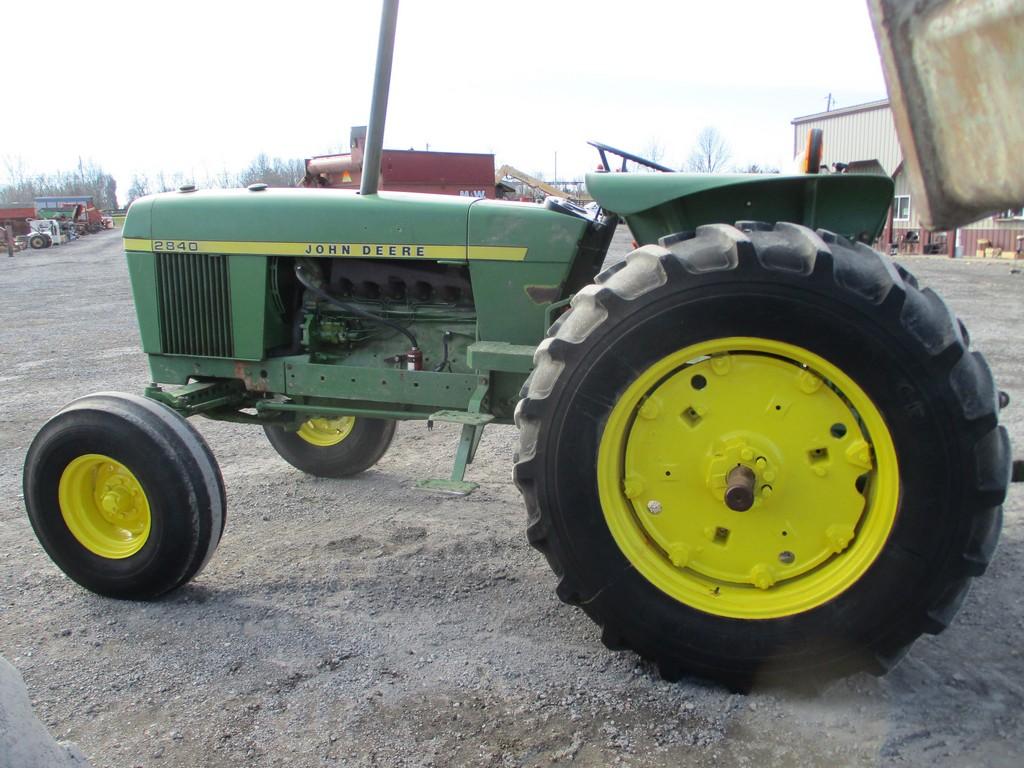 JOHN DEERE 2840 TRACTOR
