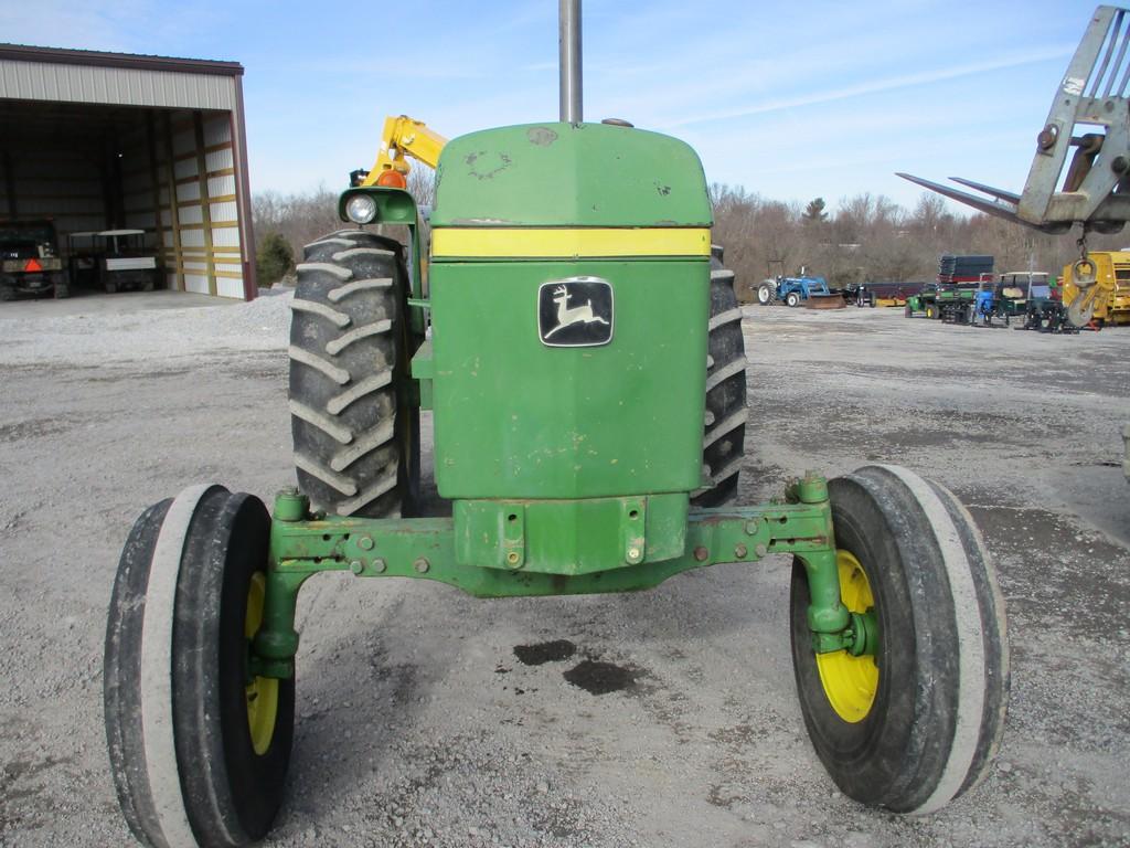 JOHN DEERE 2840 TRACTOR