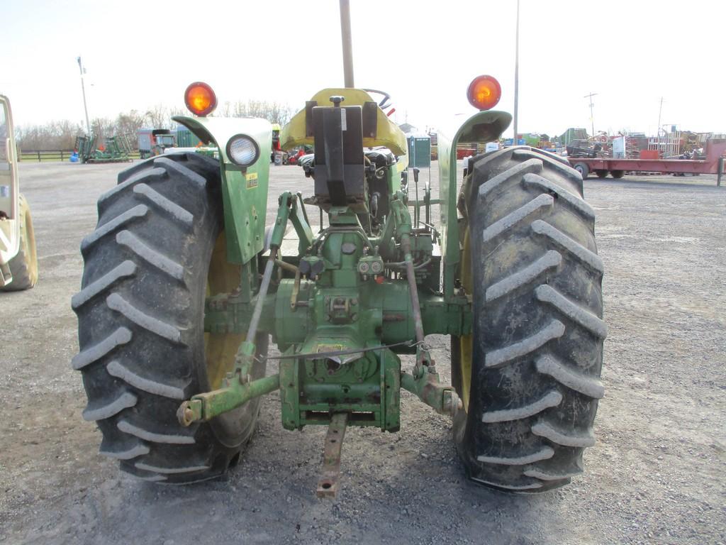 JOHN DEERE 2840 TRACTOR
