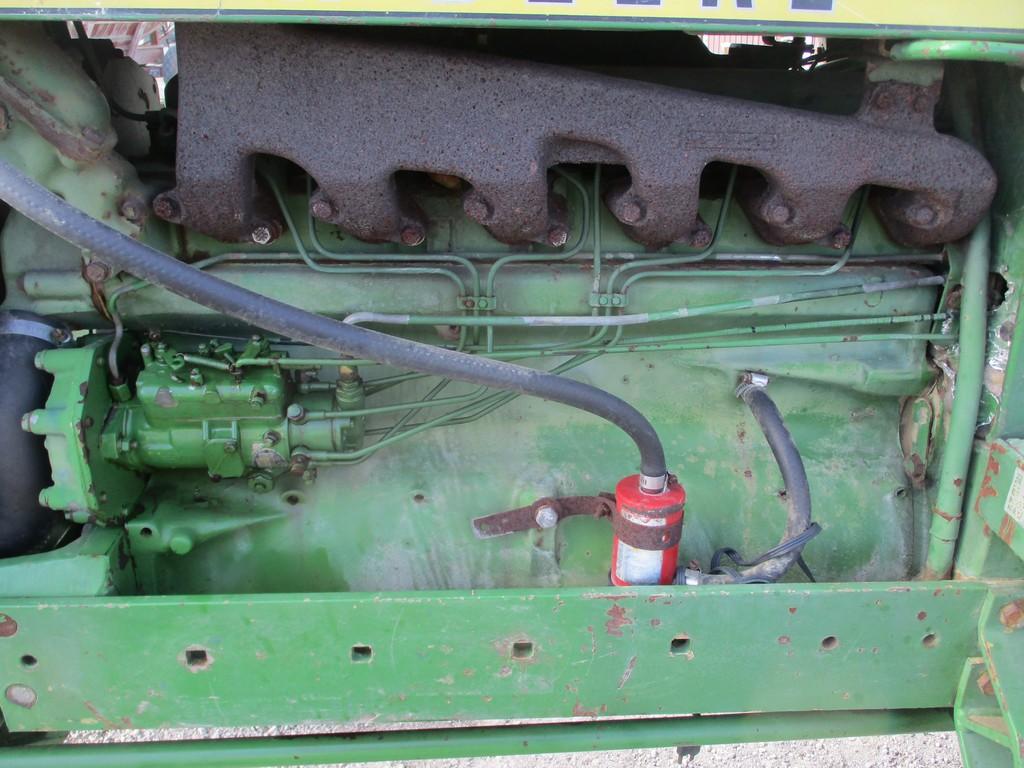 JOHN DEERE 2840 TRACTOR