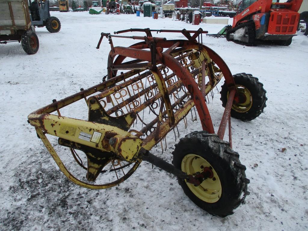 NEW HOLLAND 256 HITCH RAKE