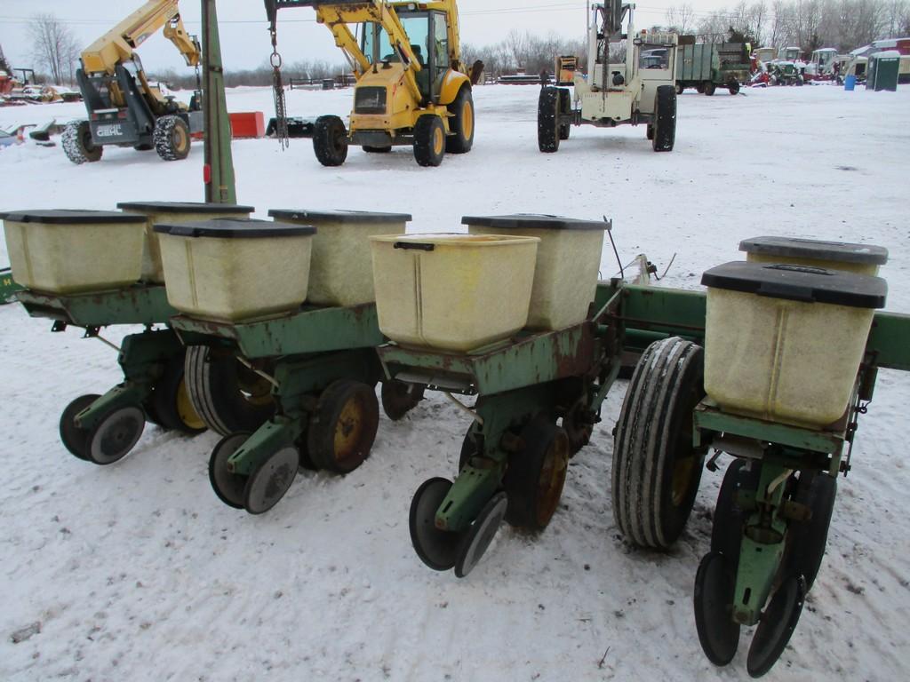 JOHN DEERE 7000 4 ROW PLANTER