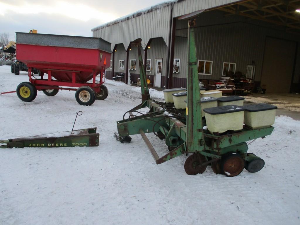 JOHN DEERE 7000 4 ROW PLANTER