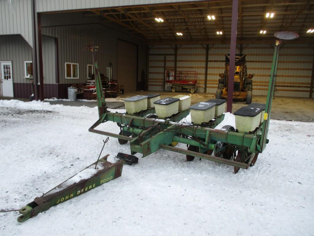 JOHN DEERE 7000 4 ROW PLANTER
