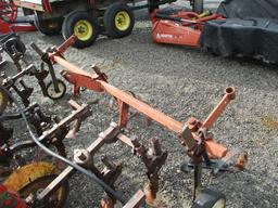 INTERNATIONAL #89 4 ROW MOUNTED CULTIVATOR W 3PT TRACK REMOVER