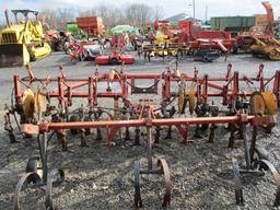 INTERNATIONAL #89 4 ROW MOUNTED CULTIVATOR W 3PT TRACK REMOVER