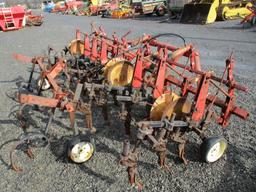 INTERNATIONAL #89 4 ROW MOUNTED CULTIVATOR W 3PT TRACK REMOVER