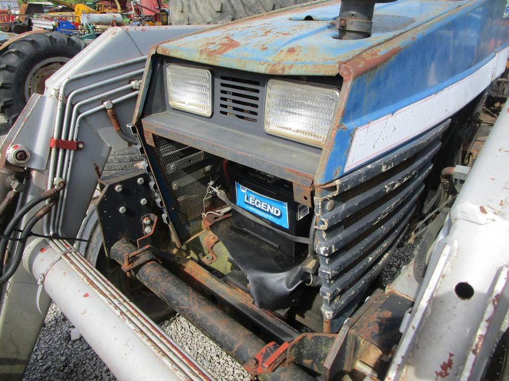 LONG 2610 WITH LOADER