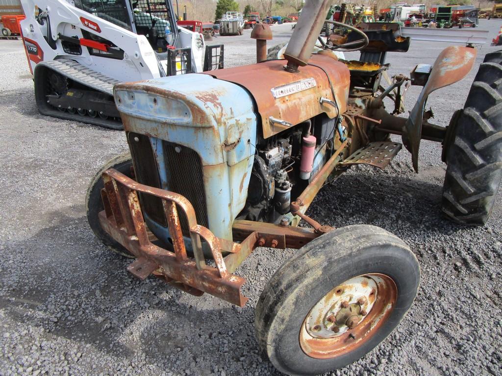 FORDSON DEXTA TRACTOR