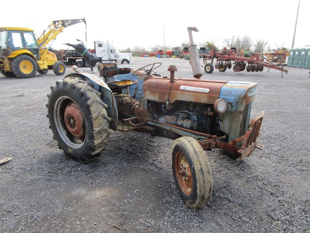 FORDSON DEXTA TRACTOR