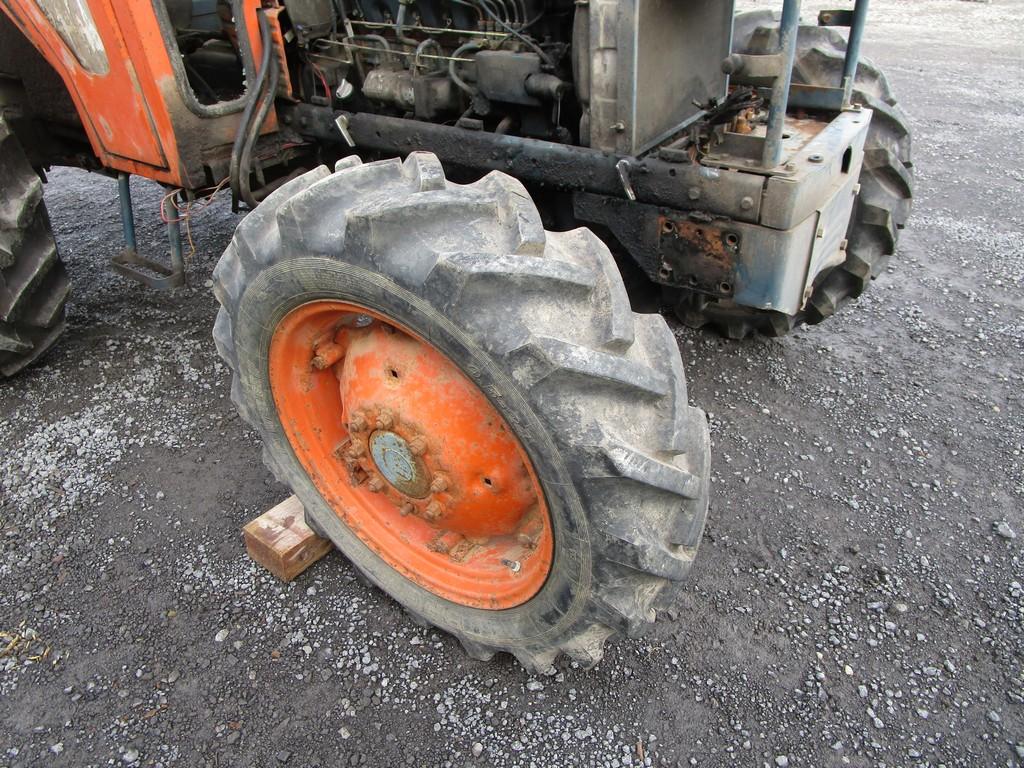 KUBOTA M4950DTF TRACTOR