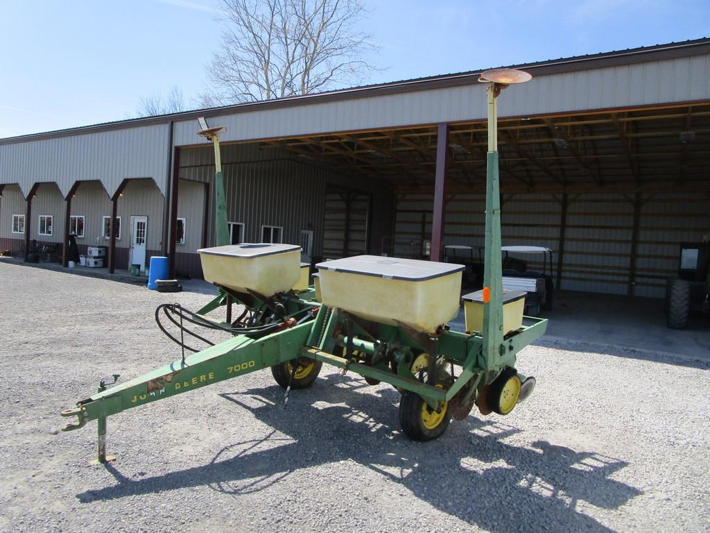 JOHN DEERE 7000 4-ROW PLANTER