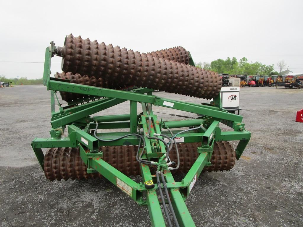 BRILLION 28' X FOLD PACKER