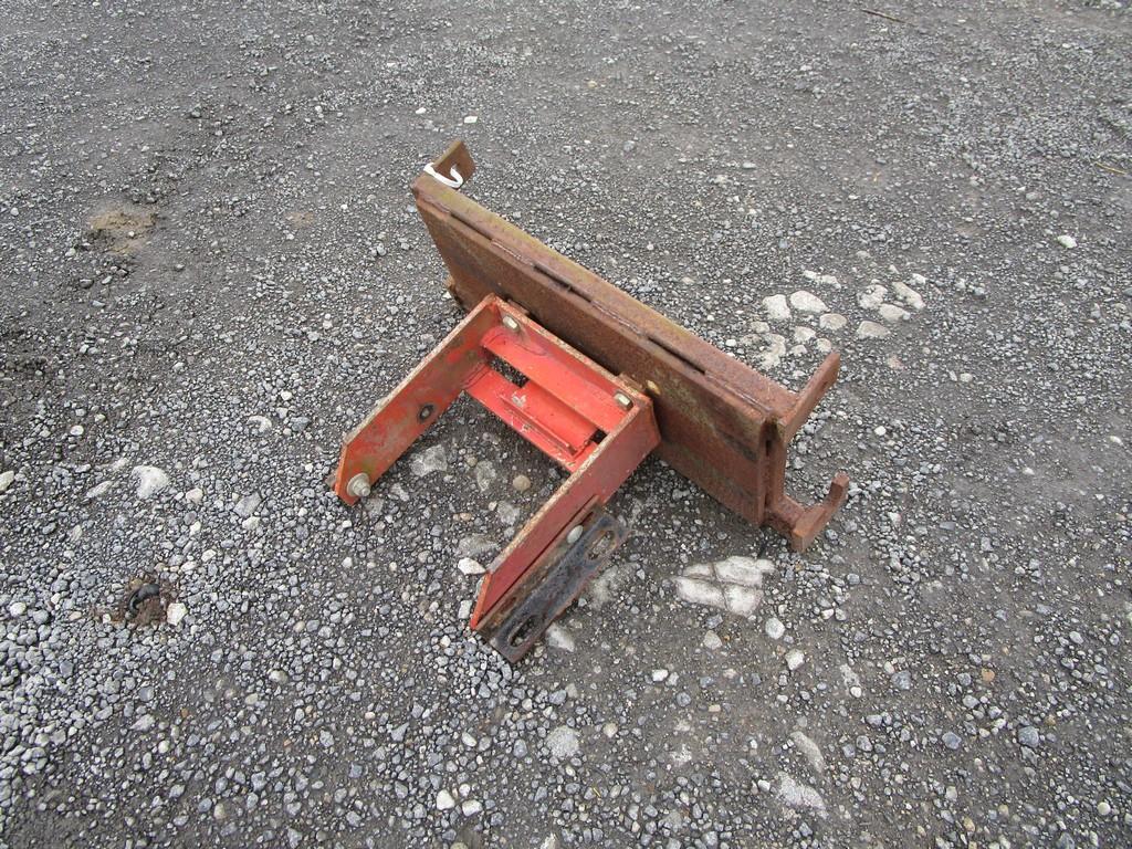 FRONT MOUNT FOR POST DRIVER
