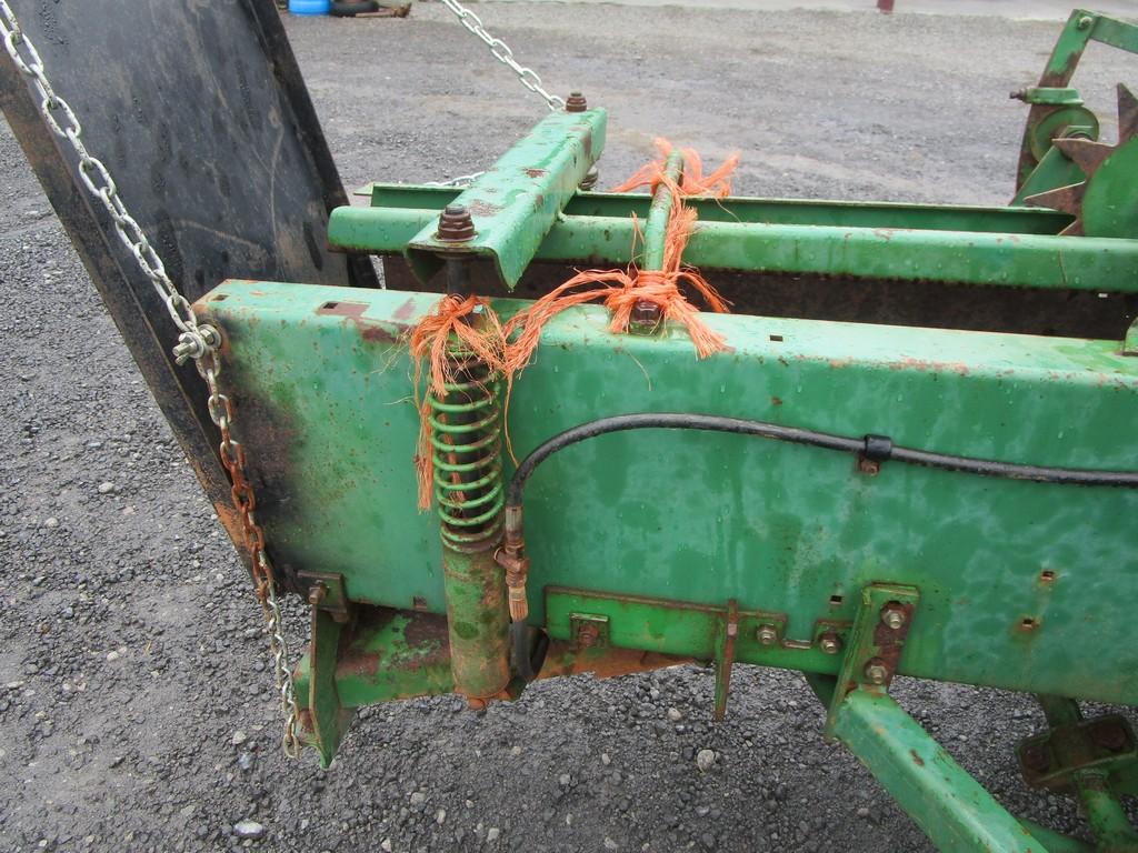JOHN DEERE 337 SQ BALER