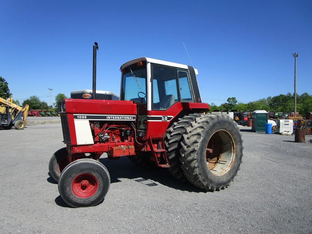 IH 1086 W DUALS