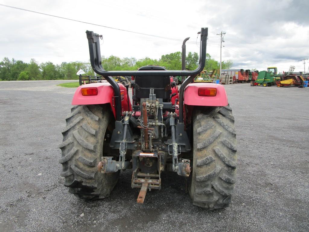 MAHINDRA 7060 TURBO TRACTOR W LOADER