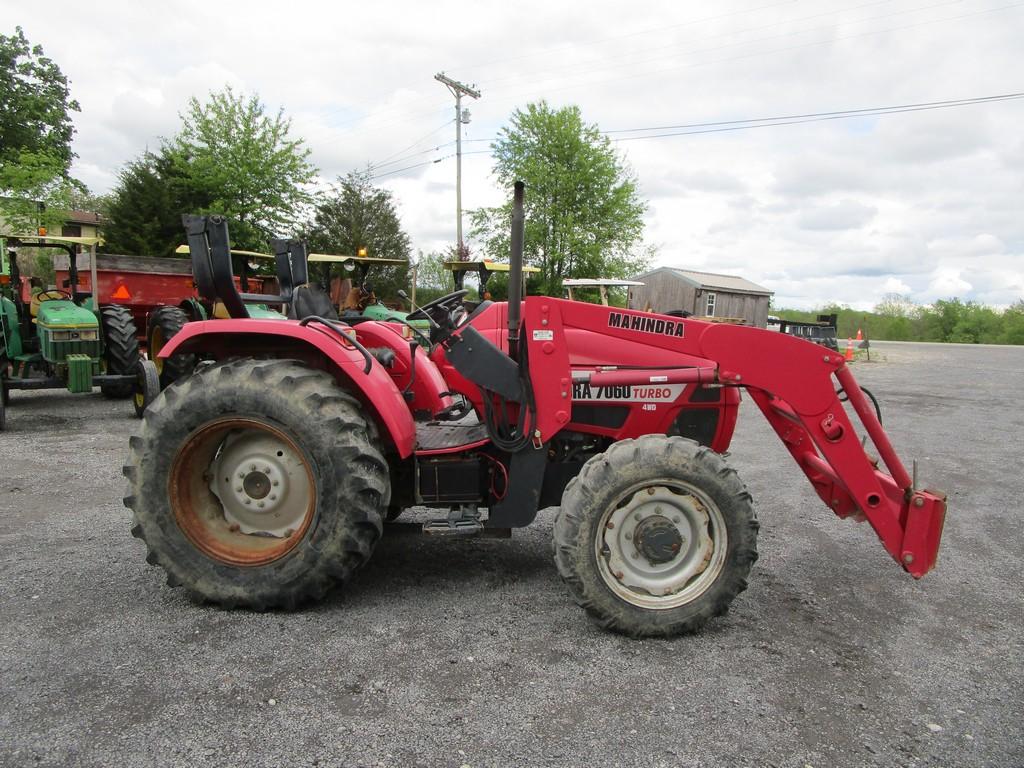 MAHINDRA 7060 TURBO TRACTOR W LOADER