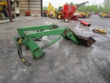 JOHN DEERE 158 LOADER