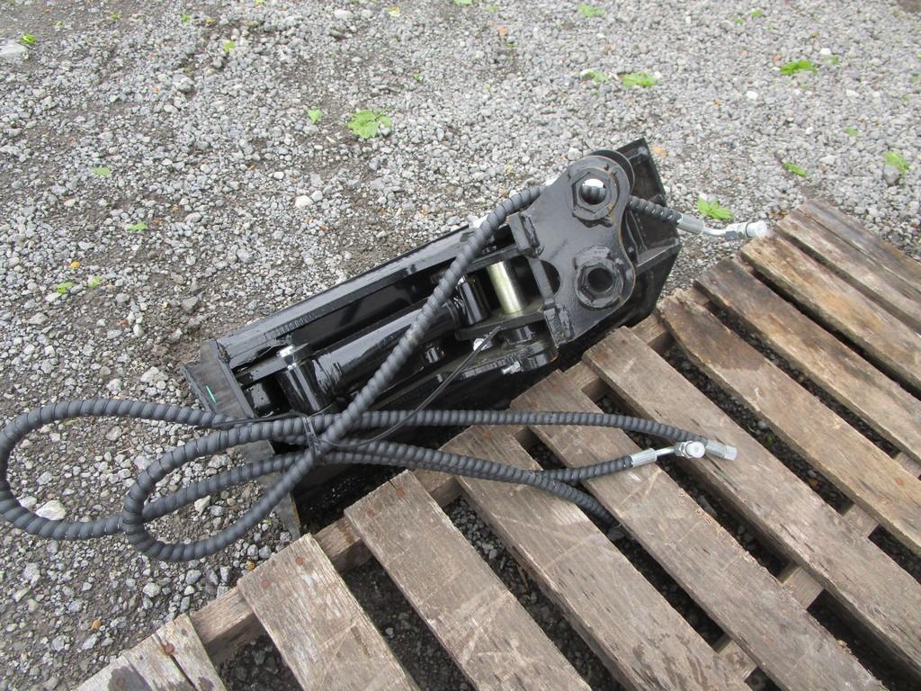 FUTURE 24" HYD TILT MINI X BUCKET