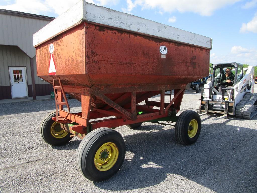J&M GRAVITY WAGON ON JD 1065 GEAR