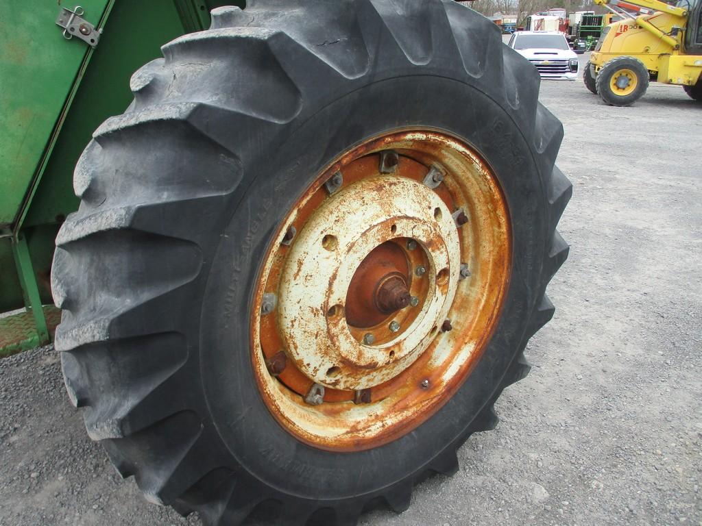 OLIVER 1800 STANDARD TRACTOR