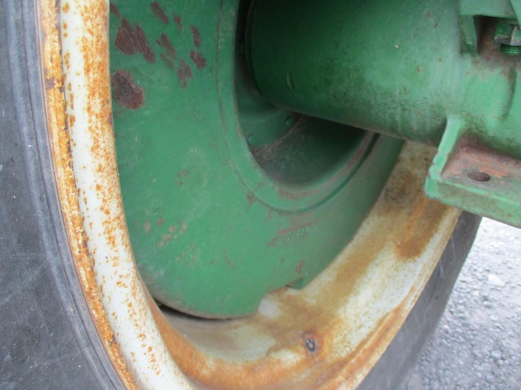 OLIVER 1800 STANDARD TRACTOR