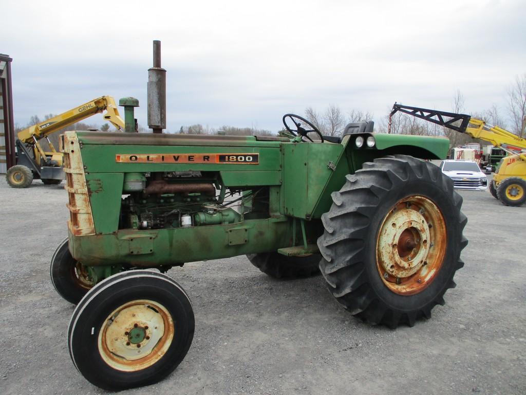 OLIVER 1800 STANDARD TRACTOR