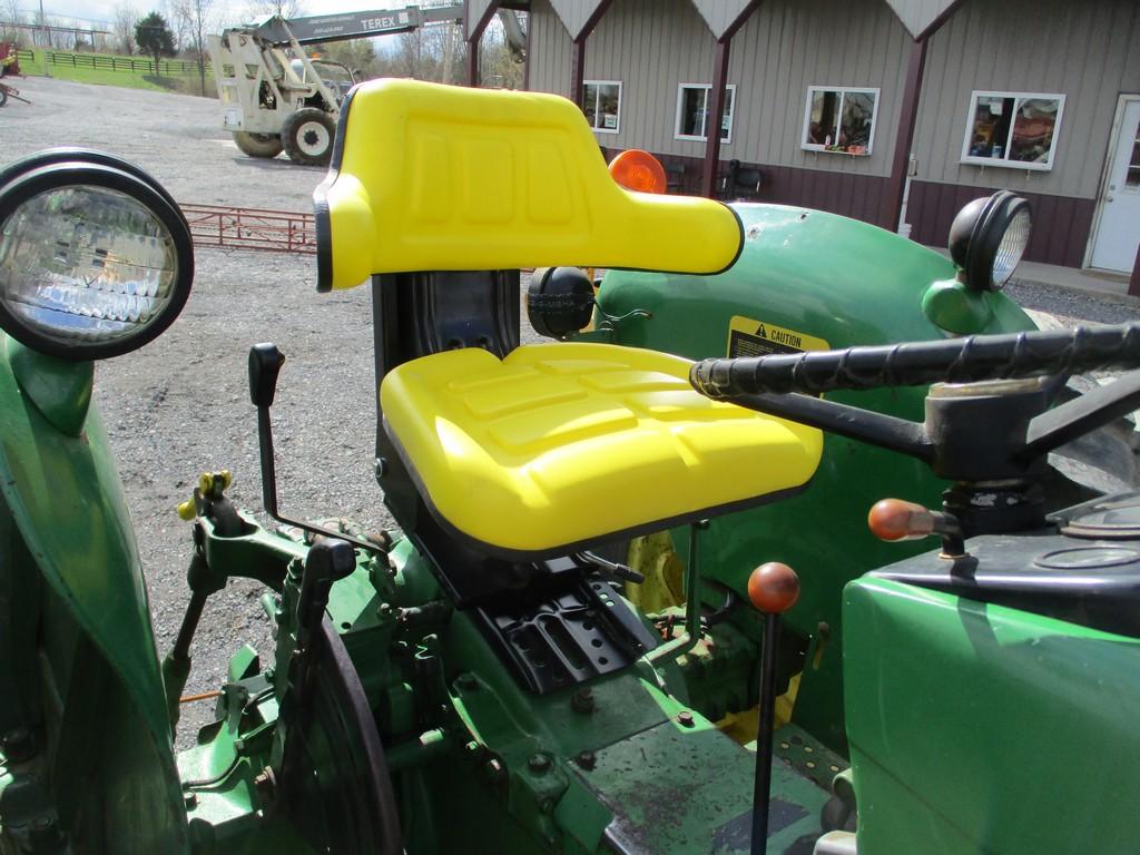 JOHN DEERE 2640 TRACTOR