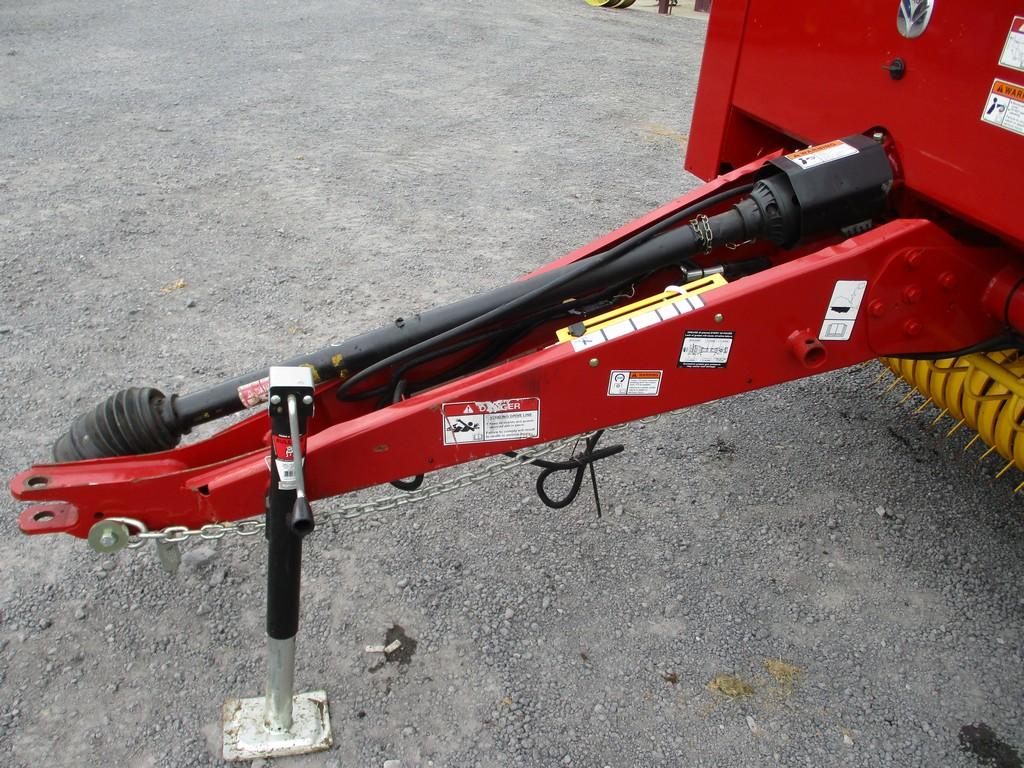 NEW HOLLAND 450 UTILITY RD BALER