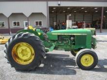 JOHN DEERE 2640 TRACTOR