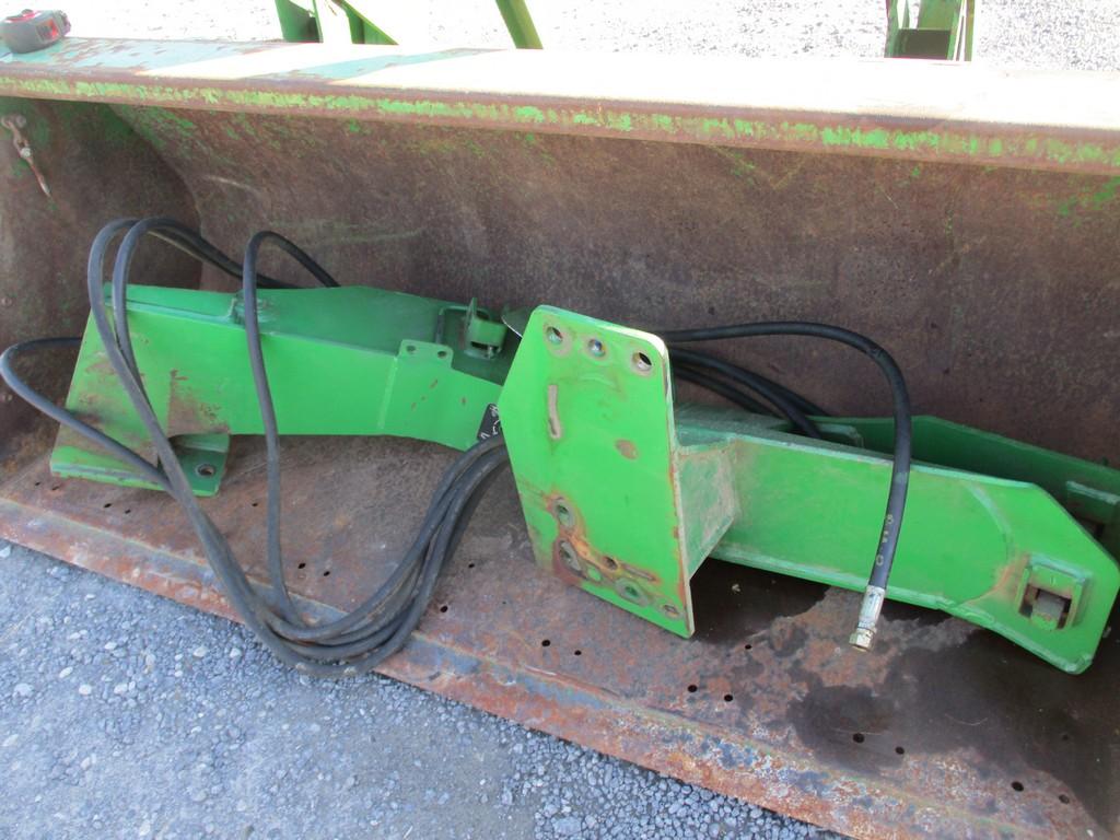 JOHN DEERE 640 LOADER W BRACKETS